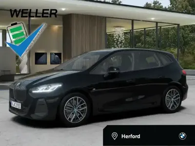Gebraucht BMW 230e Active Tourer Comfort Edition 150 PS (110 kW) 2024 Black sapphire (schwarz) Van / Kleinbus