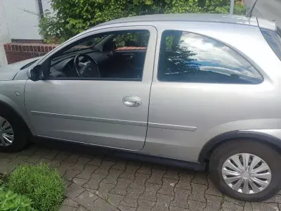 Używany Opel Corsa Enjoy 60 KM (44 kW) 2005 Srebrny Hatchback