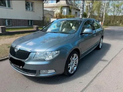 Gebraucht Skoda Superb 167 PS (122 kW) 2009 Silber Limousine