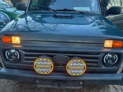 Gebraucht Lada niva 82 PS (60 kW) 2010 Grün SUV