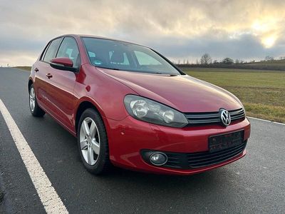 Gebraucht VW Golf VI Comfortline 105 PS (77 kW) 2010 Rot Kleinwagen
