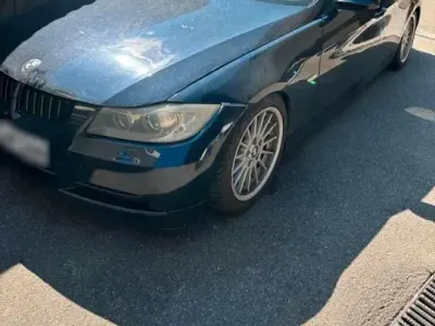 Gebraucht BMW 325 218 PS (160 kW) 2005 Blau Limousine