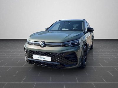 Gebraucht VW Tiguan R-line 150 PS (110 kW) 2026 Cipressinogrün metallic (metallic) SUV