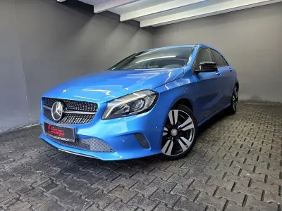 Gebraucht Mercedes A200 156 PS (114 kW) 2016 Blau Kleinwagen