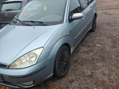 Second-hand Ford Focus 90 CP (66 kW) 2004 Albastru Break