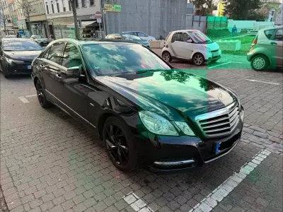 Gebraucht Mercedes E200 190 PS (139 kW) 2011 Schwarz Limousine