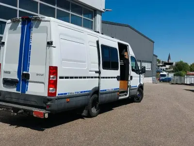 Gebraucht Iveco Daily 210 PS (154 kW) 2012 Weiß Limousine