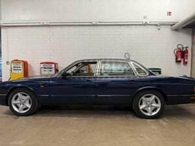 Second-hand Jaguar XK8 298 CP (219 kW) 2000 Albastru Coupe