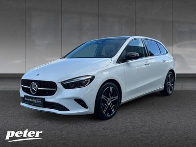Używany Mercedes B200 Progressive 163 KM (119 kW) 2024 Biały Minivan