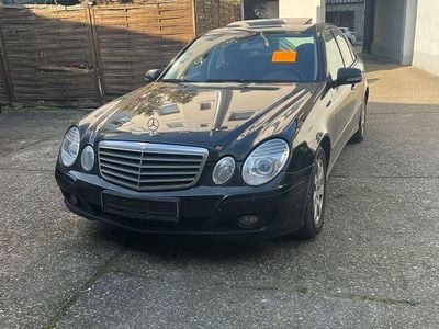 Second-hand Mercedes E280 Elegance 190 CP (139 kW) 2007 Negru Berlinǎ