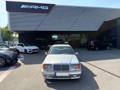 Gebraucht Mercedes E300 Classic 272 PS (200 kW) 1993 Silber Limousine