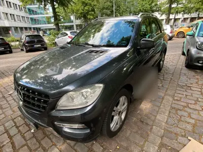 Gebraucht Mercedes ML250 204 PS (150 kW) 2012 Andere farben SUV