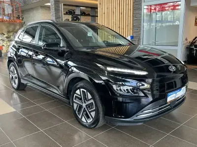 Gebraucht Hyundai Kona Trend 100 kW (136 PS) 2021 Schwarz SUV