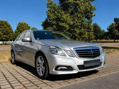 Gebraucht Mercedes E350 Avantgarde 231 PS (169 kW) 2009 Silber Limousine