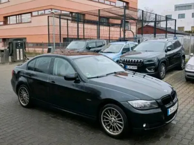 Gebraucht BMW 318 143 PS (105 kW) 2009 Schwarz Limousine