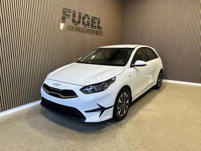 Novo Kia Ceed Play 2025 Branco Citadino