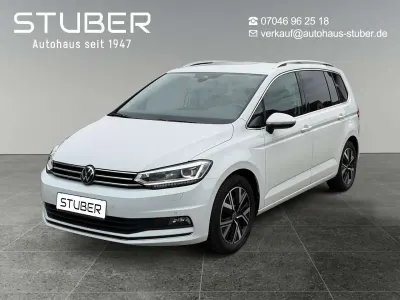 Gebraucht VW Touran Highline 150 PS (110 kW) 2023 Weiß Van / Kleinbus