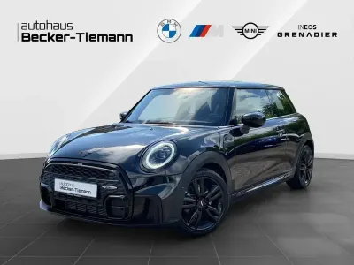 Käytetty Mini John Cooper Works 136 HP (100 kW) 2023 Musta Viistoperä