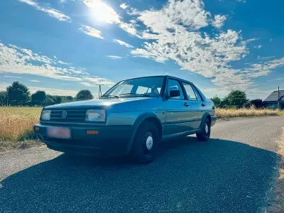 Gebraucht VW Jetta 75 PS (55 kW) 1990 Blau Limousine