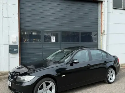 Gebraucht BMW 320 170 PS (125 kW) 2008 Schwarz Limousine