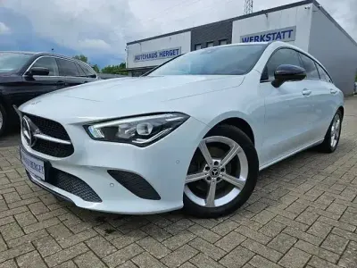 Gebraucht Mercedes CLA200 Shooting Brake Progressive 163 PS (119 kW) 2020 Weiß Kombi