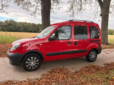 Gebraucht Renault Kangoo Authentique 75 PS (55 kW) 2009 Rot Kombi