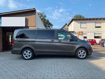 Gebraucht Mercedes V200 163 PS (119 kW) 2017 Indiumgrau metallic Van / Kleinbus