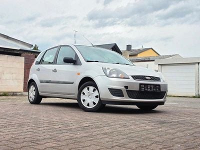 Begagnad Ford Fiesta Style 95 HK (69 kW) 2007 Grå Halvkombi