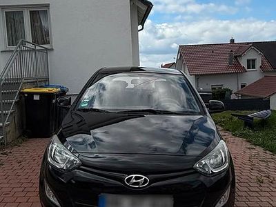 Gebraucht Hyundai i20 Edition 86 PS (63 kW) 2014 Schwarz Kleinwagen