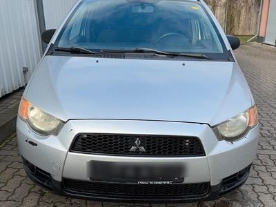 Grau Gebraucht 2010 Mitsubishi Colt | 2.500 € (Etwas zu teuer)