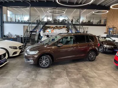 Gebraucht VW Touran Comfortline 150 PS (110 kW) 2015 Braun Van / Kleinbus