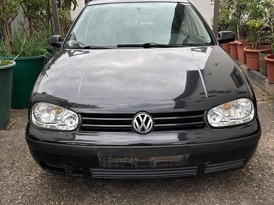 Usata VW Golf IV 101 CV (74 kW) 1999 Nero Utilitaria
