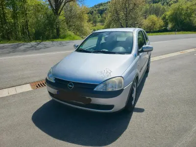 Second-hand Opel Corsa Comfort 75 CP (55 kW) 2002 Argintiu Hatchback