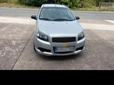 Gebraucht Chevrolet Aveo 86 PS (63 kW) 2012 Grau Kleinwagen