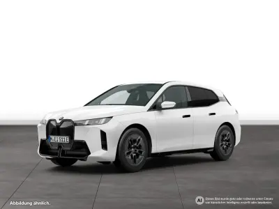 Gebraucht BMW iX M Sport 300 kW (408 PS) 2025 Weiß SUV
