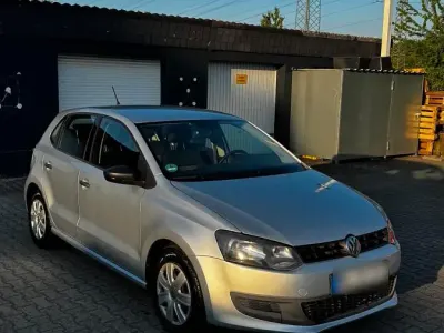 Gebraucht VW Polo 75 PS (55 kW) 2010 Grau Kleinwagen