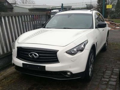 Infiniti QX70