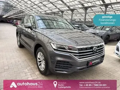 Gebraucht VW Touareg 231 PS (169 kW) 2023 Grau SUV