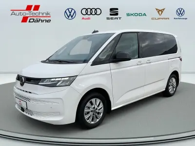 Gebraucht VW Multivan Basis 150 PS (110 kW) 2024 Candy weiss Van / Kleinbus