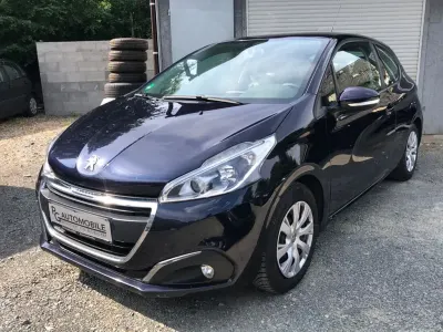 Gebraucht Peugeot 208 Active 82 PS (60 kW) 2017 Blau Kleinwagen