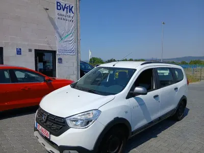 Gebraucht Dacia Lodgy Stepway 131 PS (96 kW) 2020 Weiß Van / Kleinbus