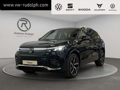 Grenadillschwarz metallic Gebraucht 2024 VW Tiguan R-line SUV | 45.546 € (Teuer)