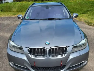Gebraucht BMW 320 Sport Line 184 PS (135 kW) 2010 Grau Kombi