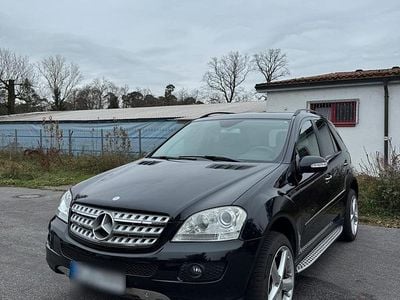 Usata Mercedes ML320 224 CV (164 kW) 2007 Nero SUV
