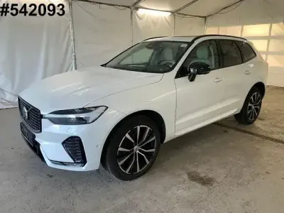 Gebraucht Volvo XC60 Ultimate 235 PS (172 kW) 2023 Crystal white / metallic SUV