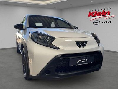 Neu Toyota Aygo X Play 72 PS (52 kW) 2025 Weiß SUV