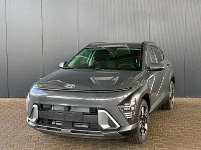 Neu Hyundai Kona Comfort 101 PS (74 kW) 2025 Schwarz (abyss black) SUV
