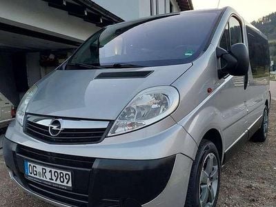 Gebraucht Opel Vivaro 114 PS (83 kW) 2010 Silber Van / Kleinbus