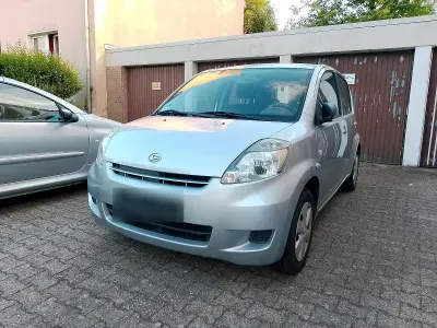 Gebraucht Daihatsu Sirion 69 PS (50 kW) 2011 Silber Kleinwagen