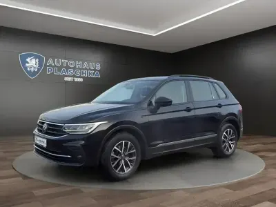 Używany VW Tiguan Life 150 KM (110 kW) 2022 Czarny SUV